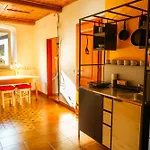 Homestay Laas Art Gallery Stari Trg pri Lozu