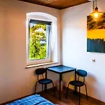 Laas Art Gallery Homestay Stari Trg pri Lozu