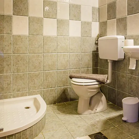 Laas Art Gallery ホームステイ Stari Trg pri Ložu