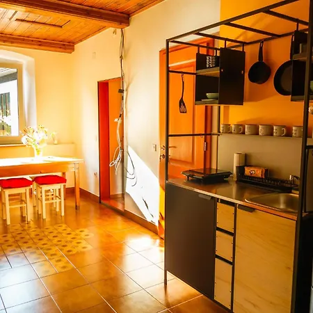 Homestay Laas Art Gallery Stari Trg pri Lozu