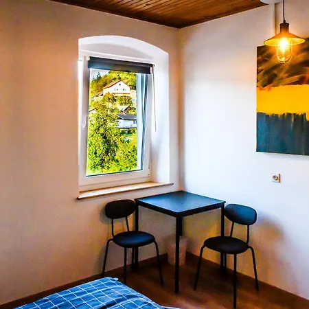 Laas Art Gallery ホームステイ Stari Trg pri Ložu