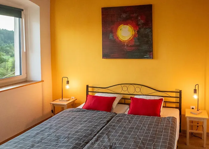 Homestay Laas Art Gallery Stari Trg pri Lozu