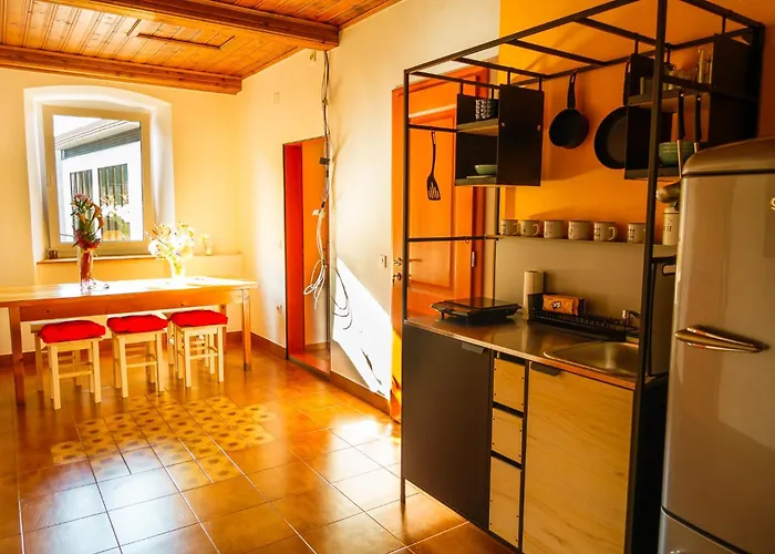 Homestay Laas Art Gallery Stari Trg pri Lozu