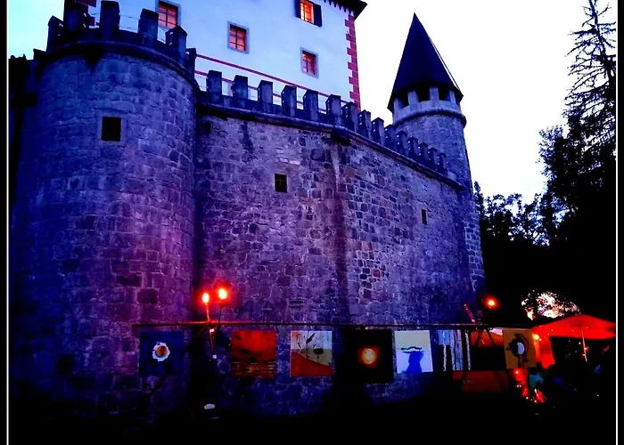 Laas Art Gallery בית אירוח *