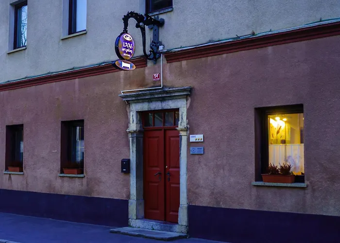 Laas Art Gallery * Stari Trg pri Lozu